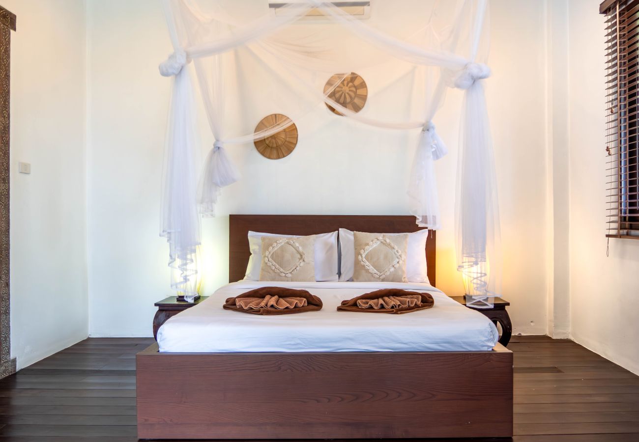 Villa in Ko Samui - Villa Formosa Tropical Bali-Style Hillside Retreat with Panoramic Sea Views