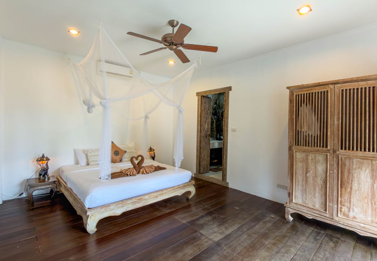 Villa in Ko Samui - Villa Formosa Tropical Bali-Style Hillside Retreat with Panoramic Sea Views