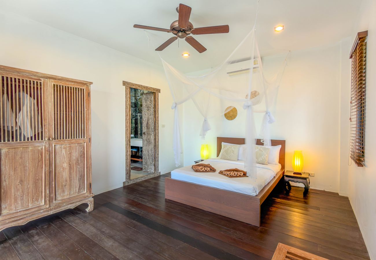 Villa in Ko Samui - Villa Formosa Tropical Bali-Style Hillside Retreat with Panoramic Sea Views