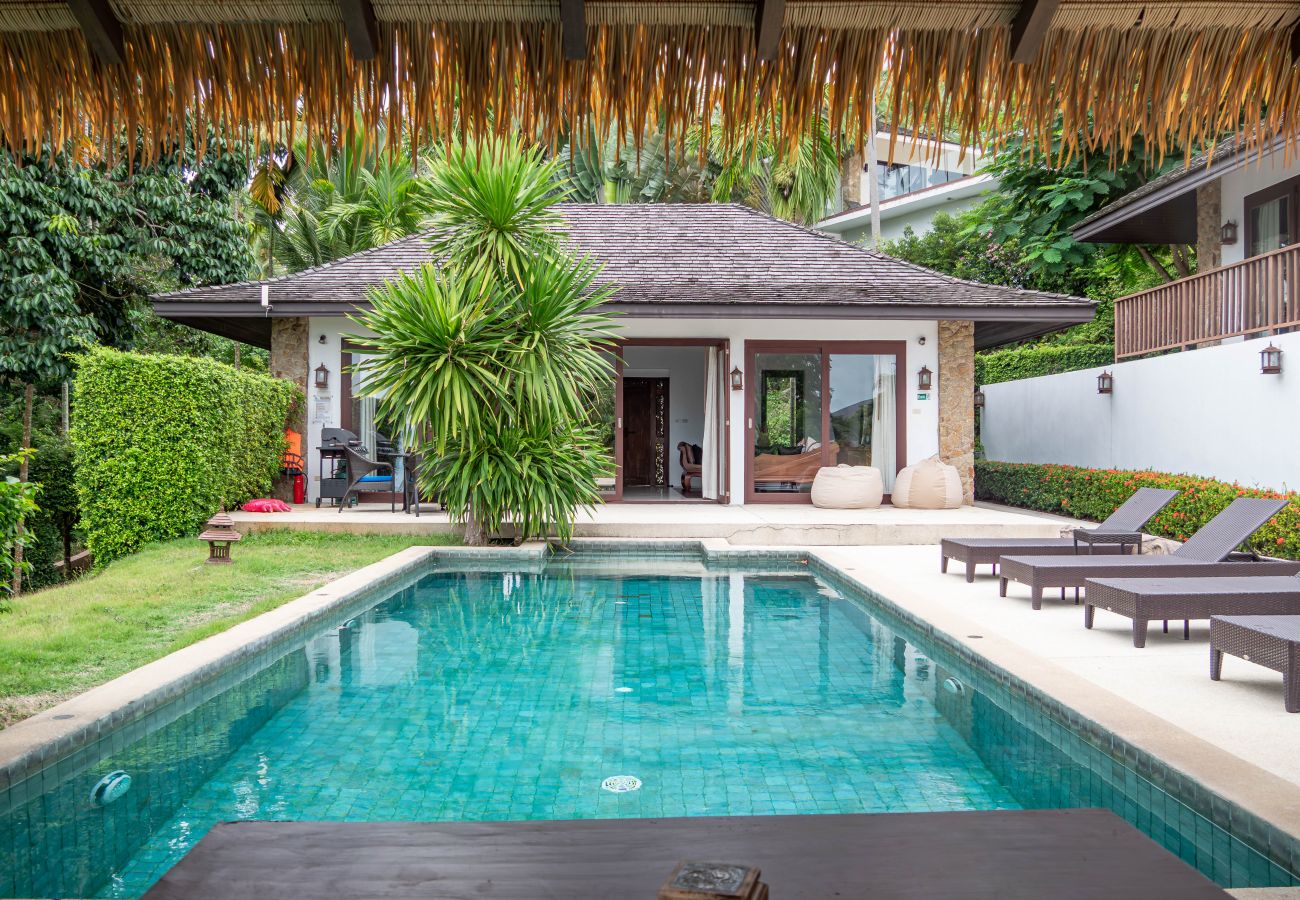 Villa in Ko Samui - Villa Formosa Tropical Bali-Style Hillside Retreat with Panoramic Sea Views