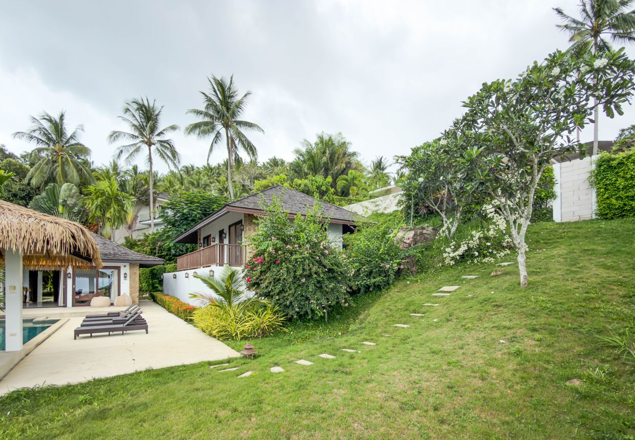 Villa in Ko Samui - Villa Formosa Tropical Bali-Style Hillside Retreat with Panoramic Sea Views