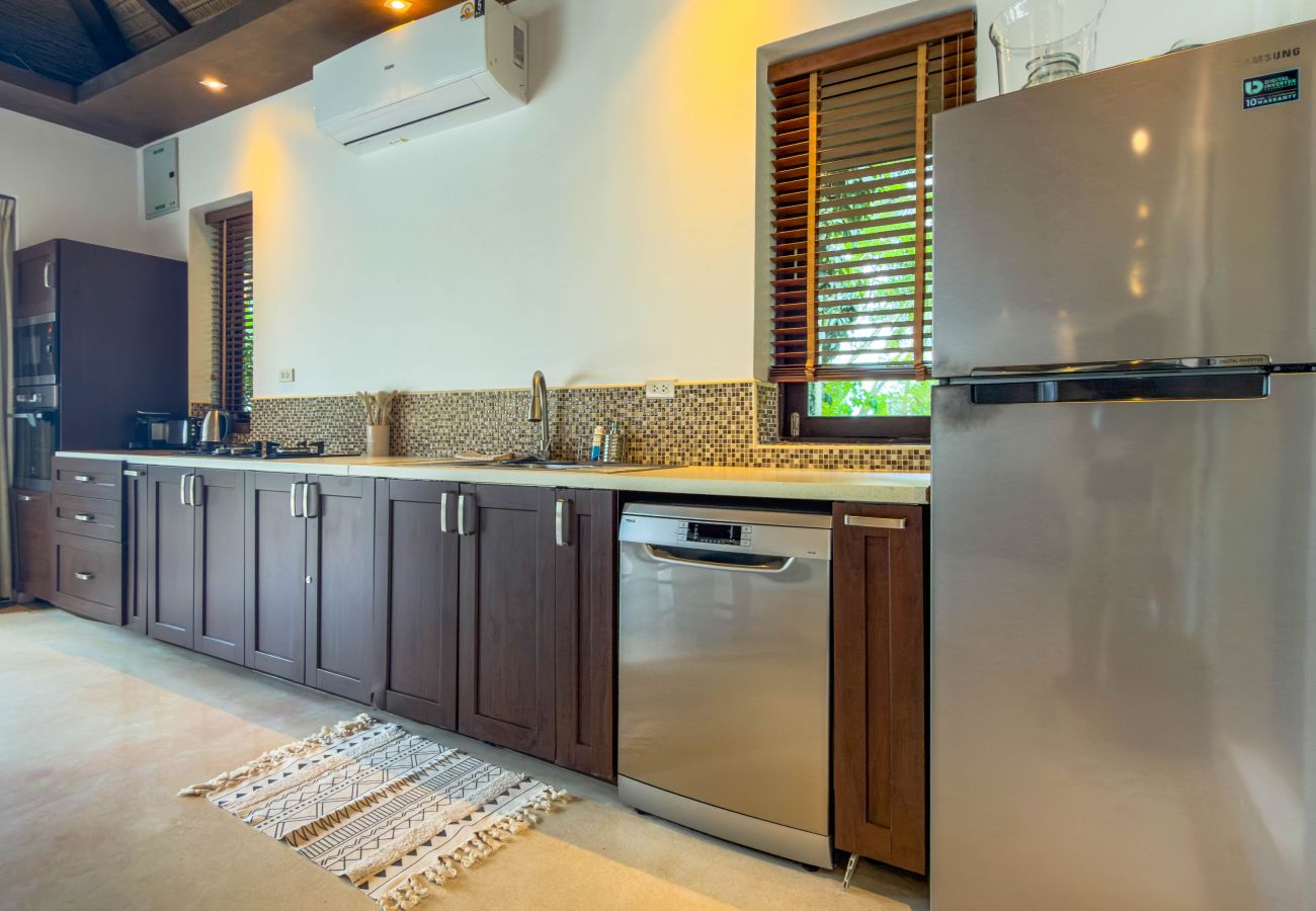 Villa in Ko Samui - Villa Formosa Tropical Bali-Style Hillside Retreat with Panoramic Sea Views