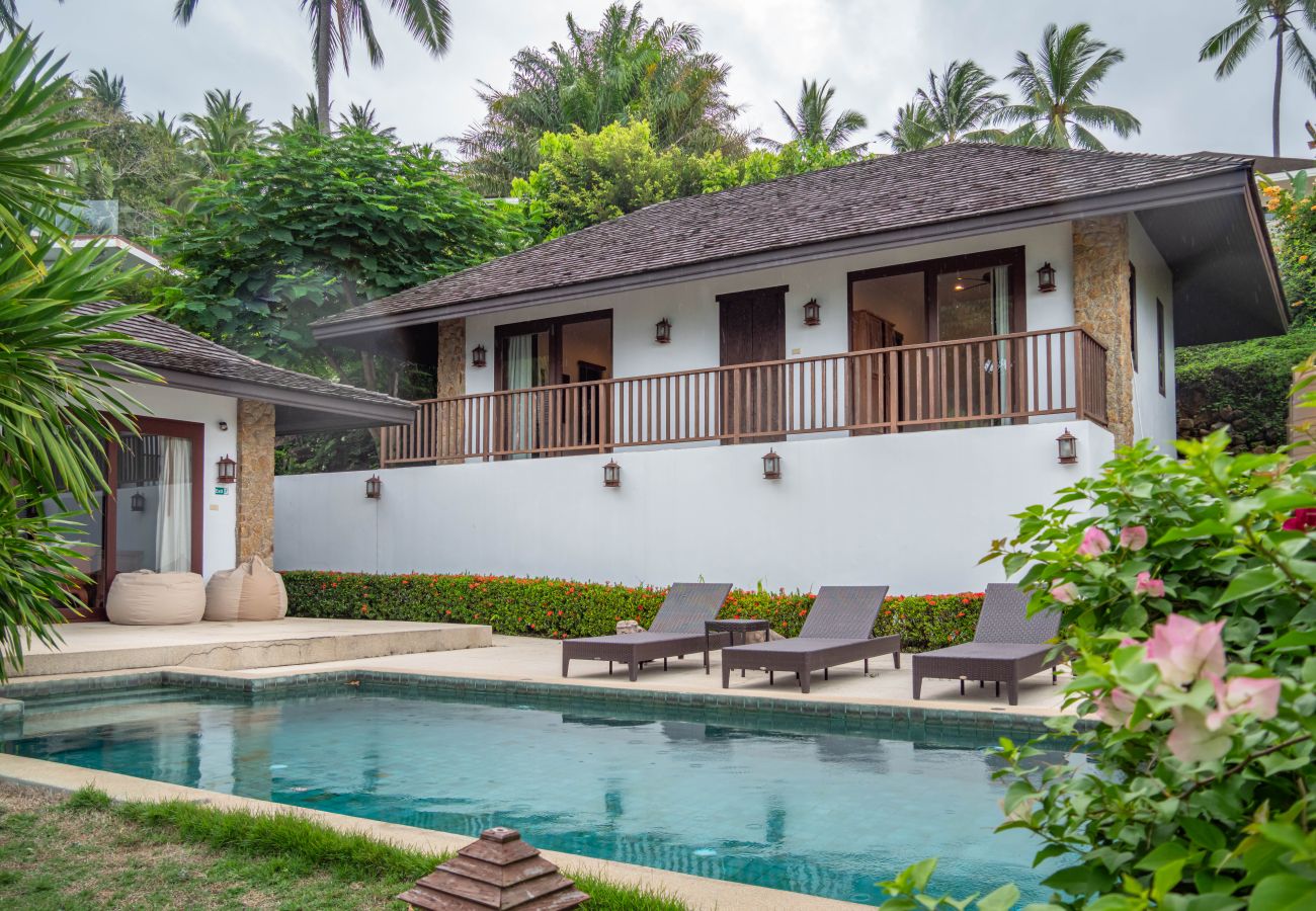Villa in Ko Samui - Villa Formosa Tropical Bali-Style Hillside Retreat with Panoramic Sea Views